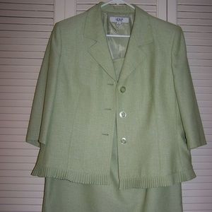 2 pc Women's Suit